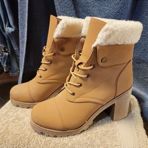 Heeled work boots